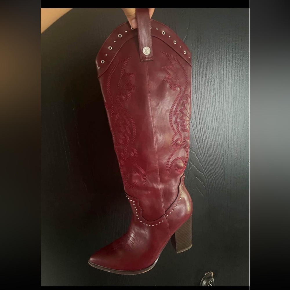 Women's size 8 Burgundy Western Knee-High Leather Boots Brand new